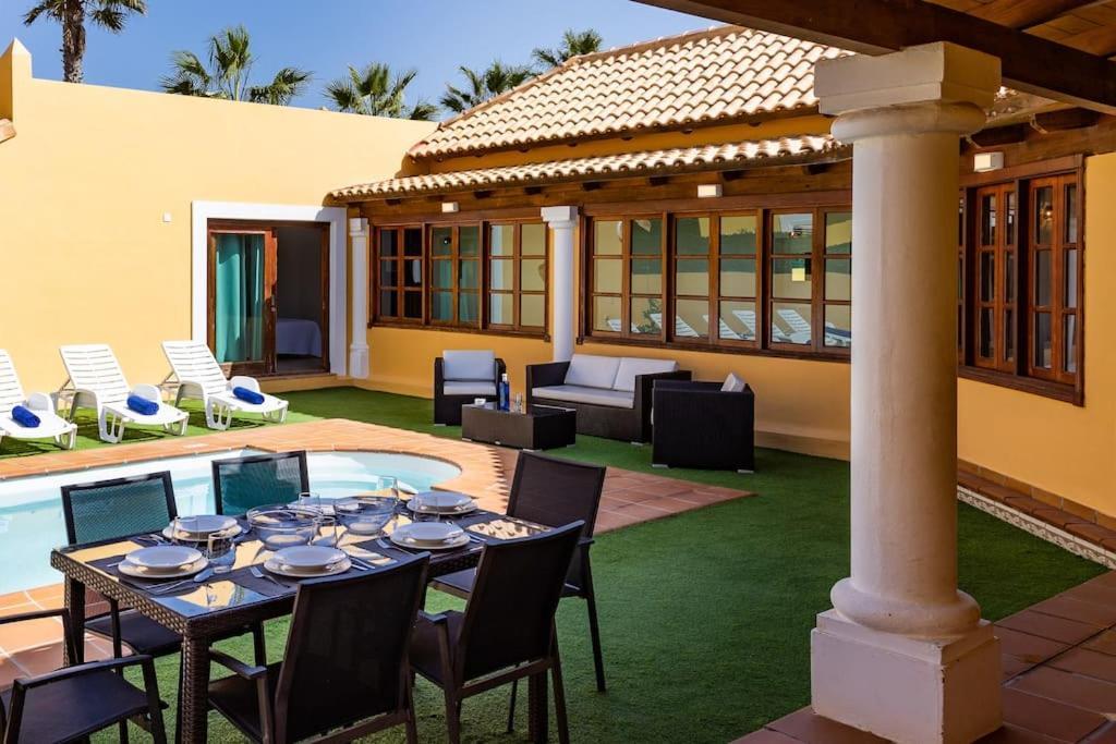 Villa Helen - Heated Pool Wifi Smarttv Barbecue Corralejo Exterior photo