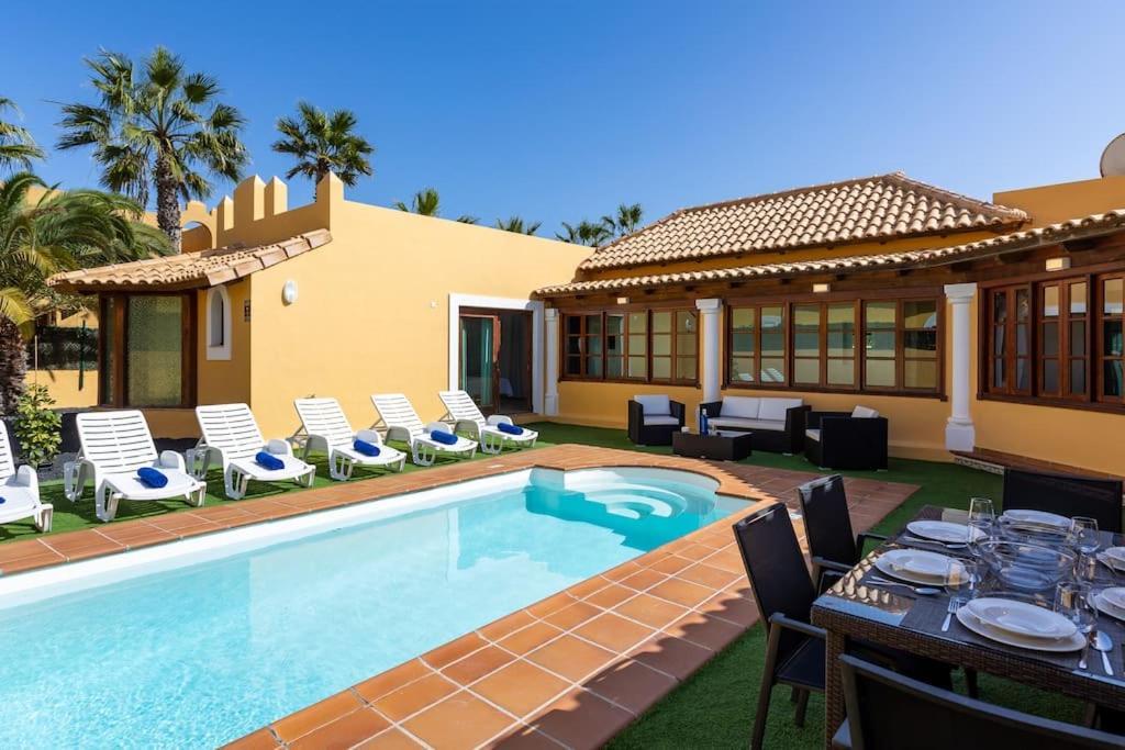 Villa Helen - Heated Pool Wifi Smarttv Barbecue Corralejo Exterior photo