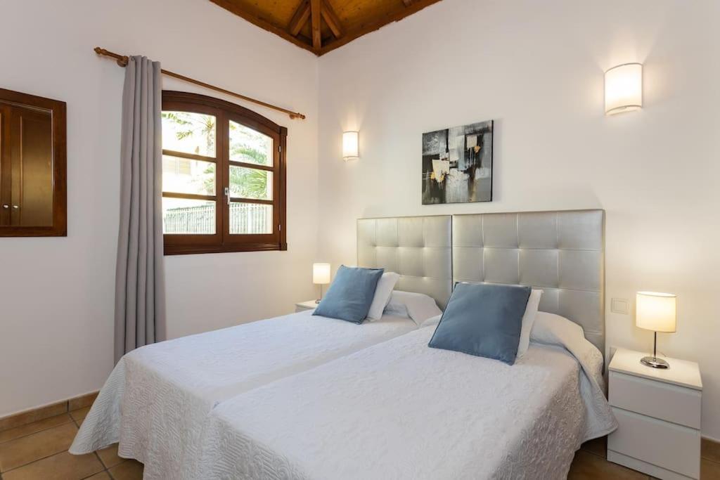 Villa Helen - Heated Pool Wifi Smarttv Barbecue Corralejo Exterior photo