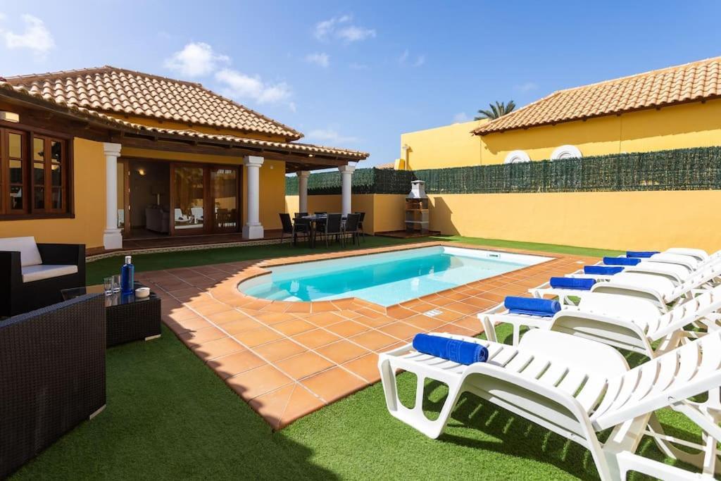 Villa Helen - Heated Pool Wifi Smarttv Barbecue Corralejo Exterior photo