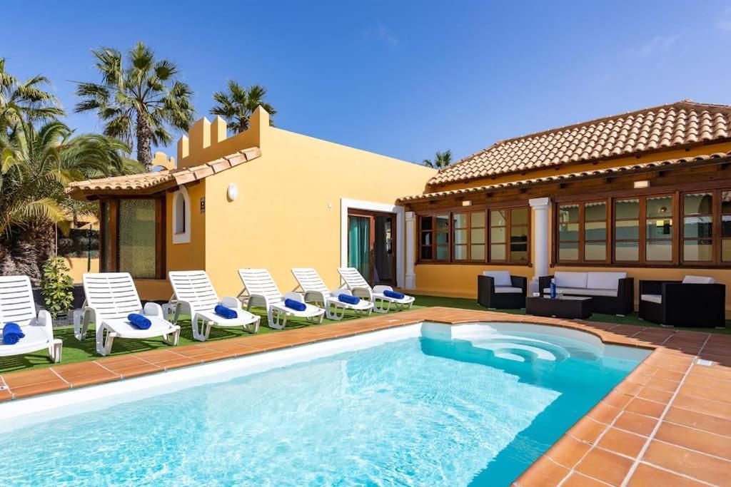 Villa Helen - Heated Pool Wifi Smarttv Barbecue Corralejo Exterior photo